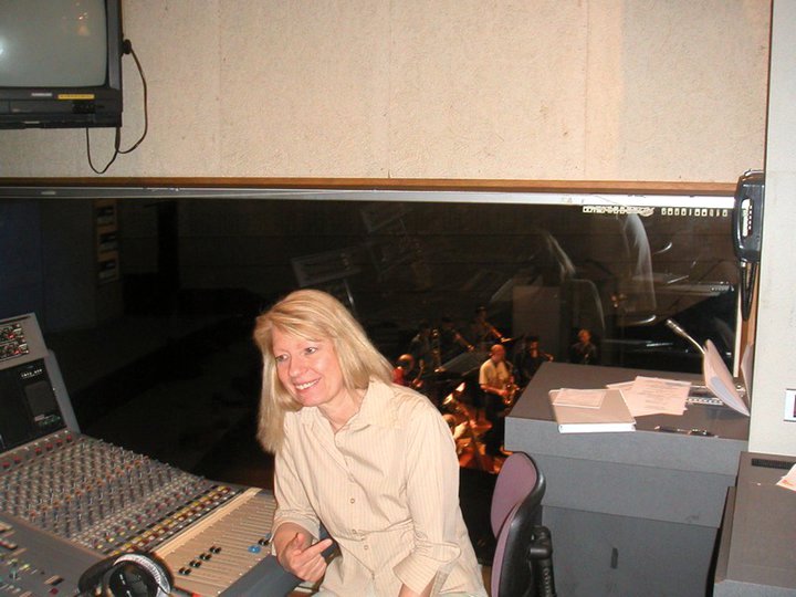 au studio 105